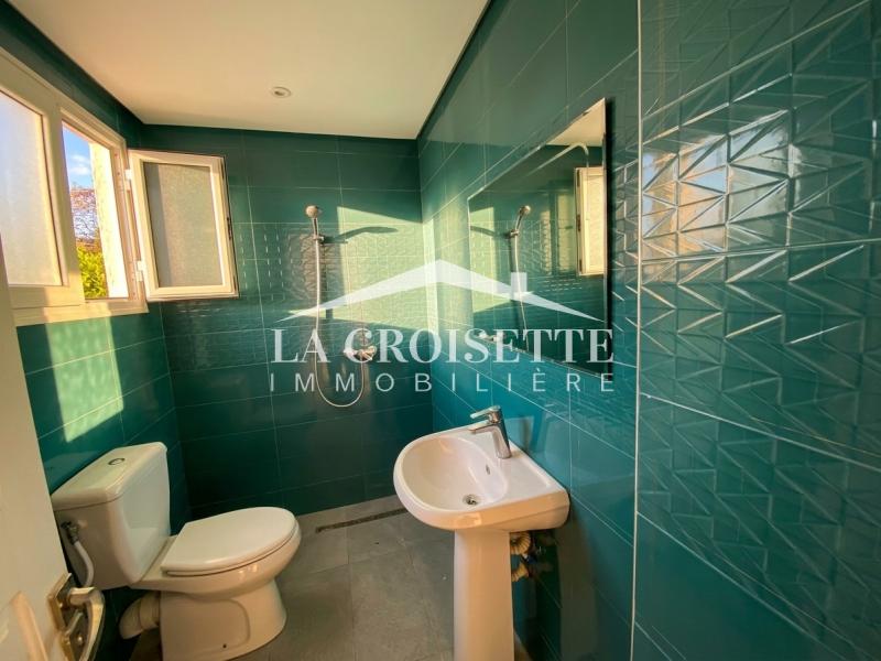 Rez-de-chaussée de villa S+3 avec piscine à La Marsa